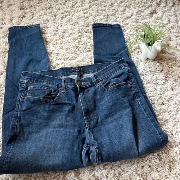 Banana Republic Denim - Stylish Banana Republic Indigo dark blue stylish, comfortable denim Skinny Jeans
